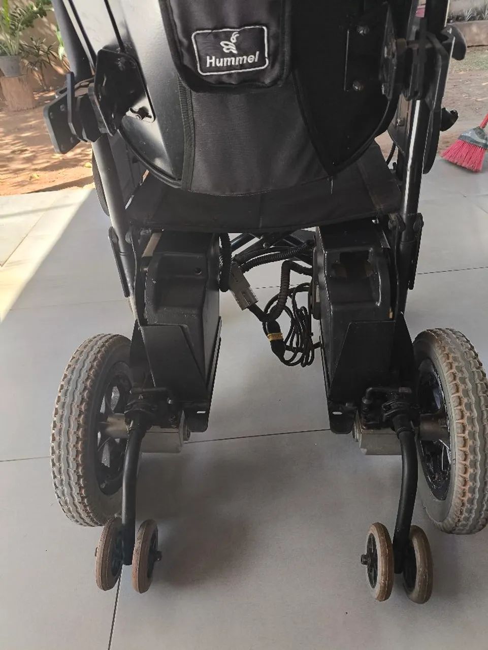 Cadeira de rodas motorizada com defeito  - Foto 4