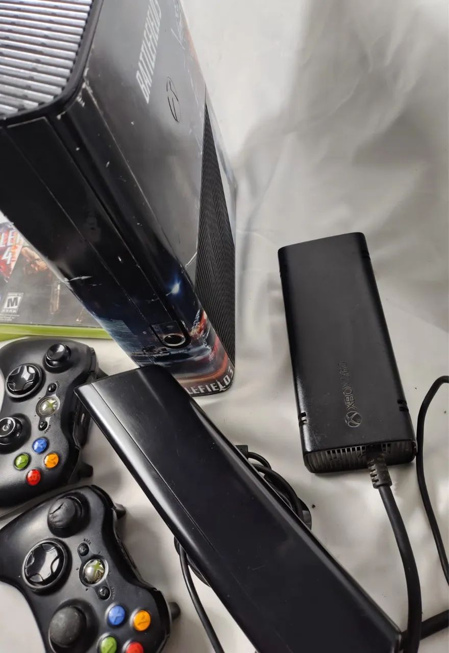 Xbox 360 RGH Com dois controles - Foto 4