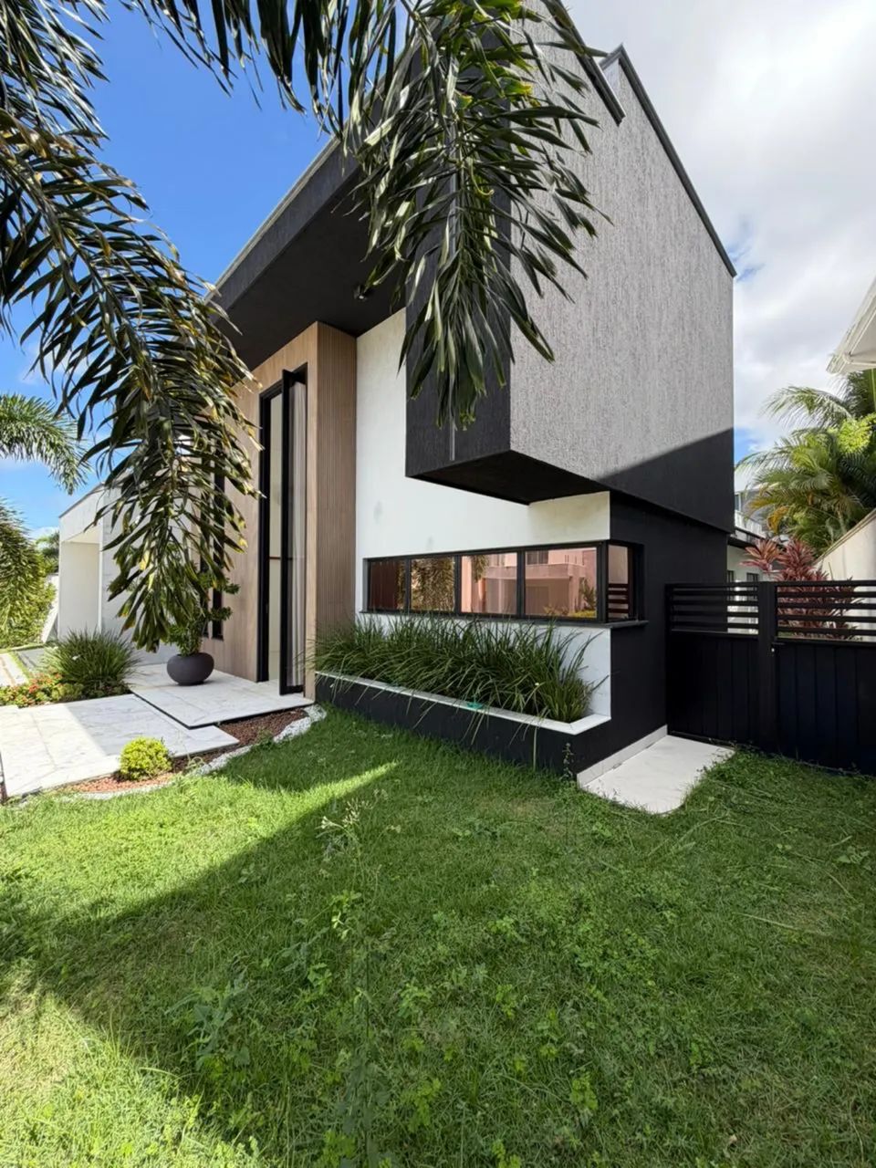 LINDA CASA TERREA E NOVA C PISCINA