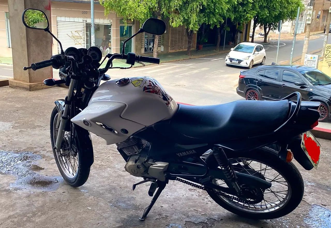 Yamaha YBR 125 Factor K1 2014 - Foto 3