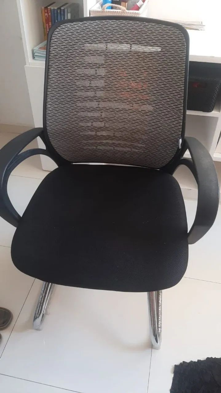 Cadeira de Escritório Base Fixa 