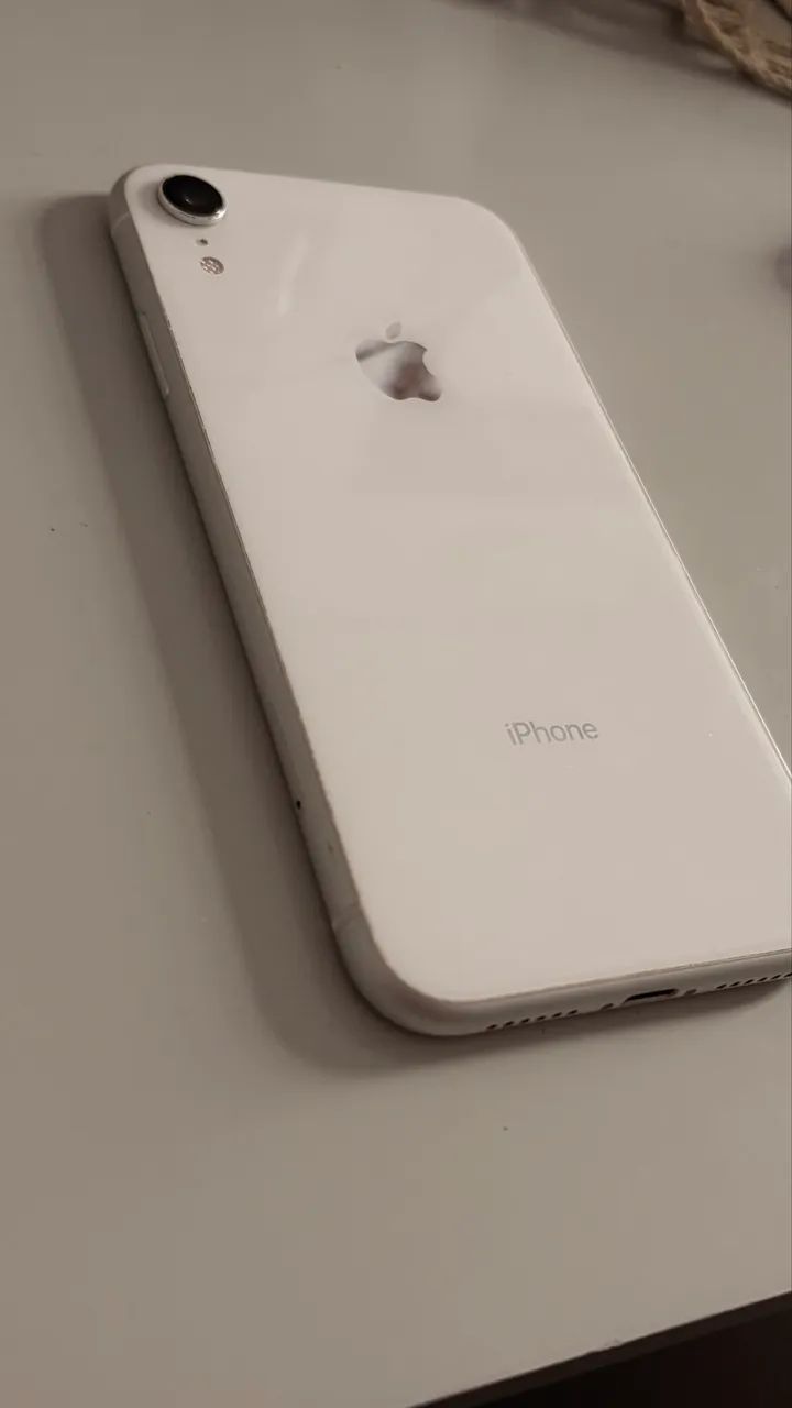 iPhone XR 64 gb branco 
