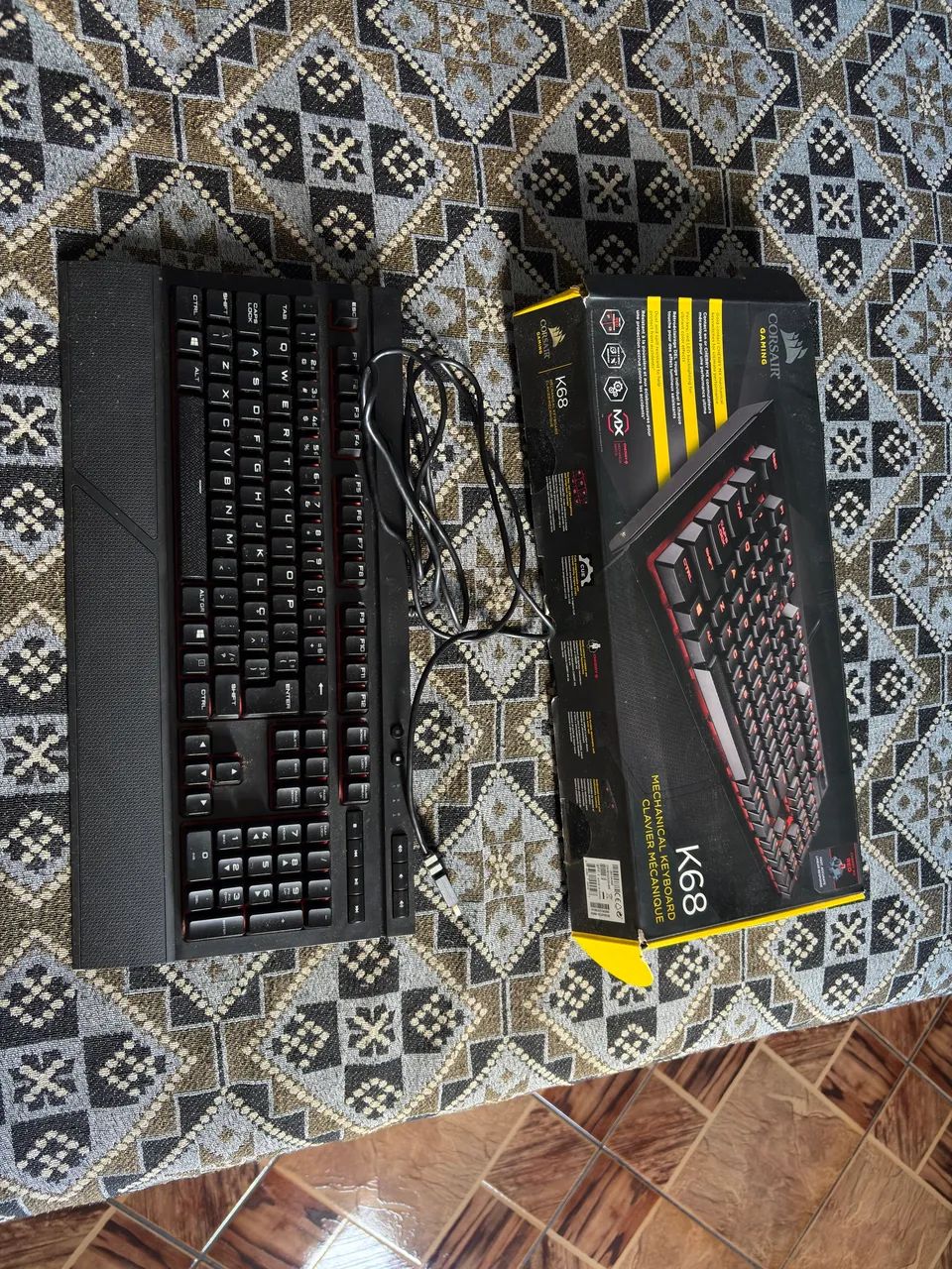 Vendo teclado da Corsair k68 com switch red - Foto 2