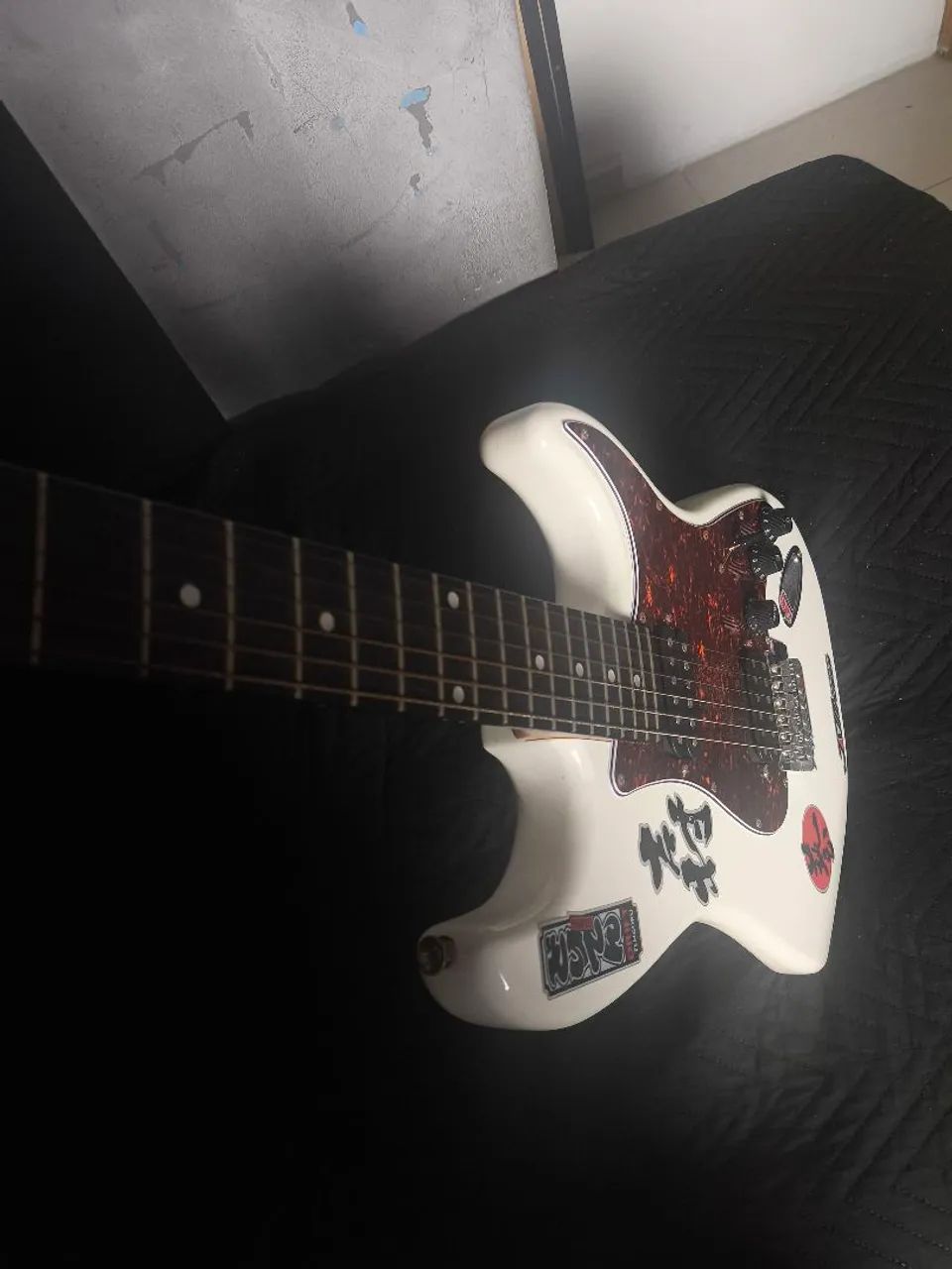 Guitarra gianini g-102, tenho preferência pra trocar ela num baixo 4 cordas - Foto 3
