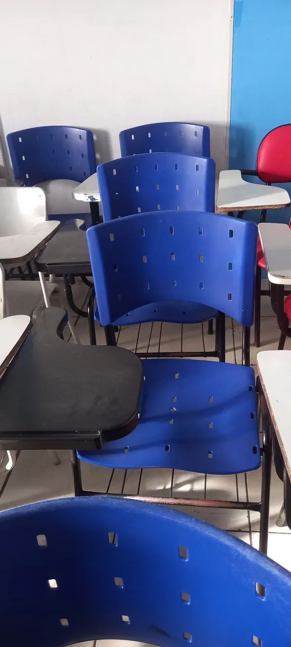 Cadeiras universitárias - Foto 3