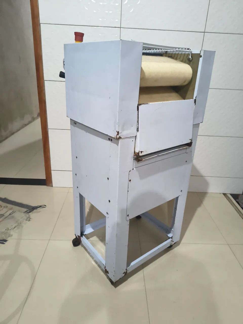 Modeladora de pães Braesi Mb-35/1