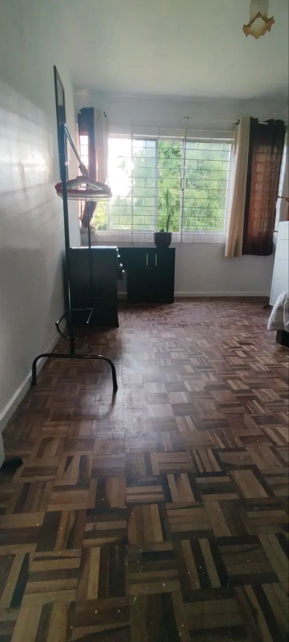 Alugo quarto para moça - Foto 3