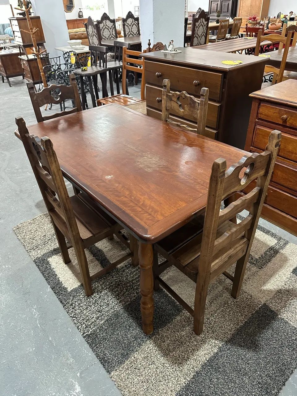 Mesa de Madeira com 4 cadeiras  - Foto 3