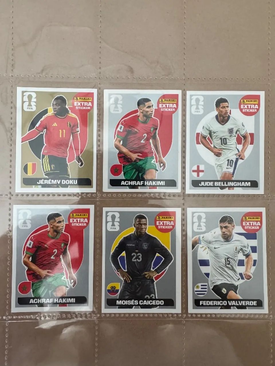 Figurinhas Legends Ouro e Prata 2026