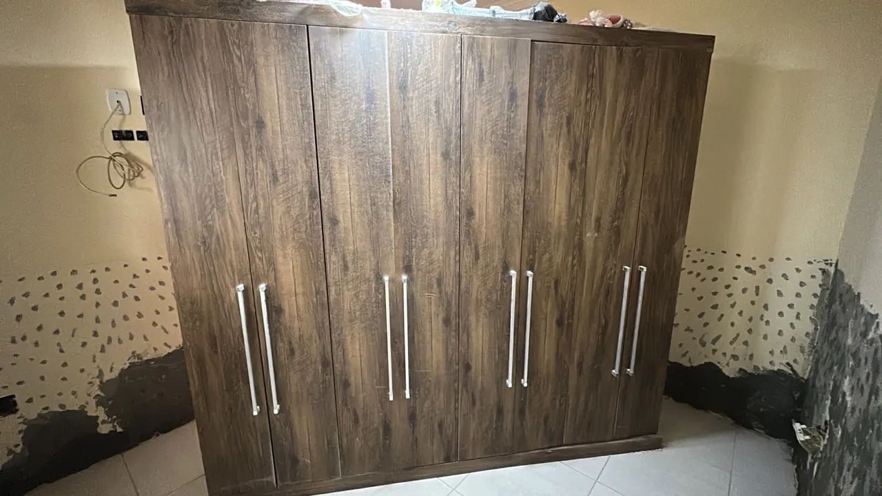 Guarda Roupa 8 Portas