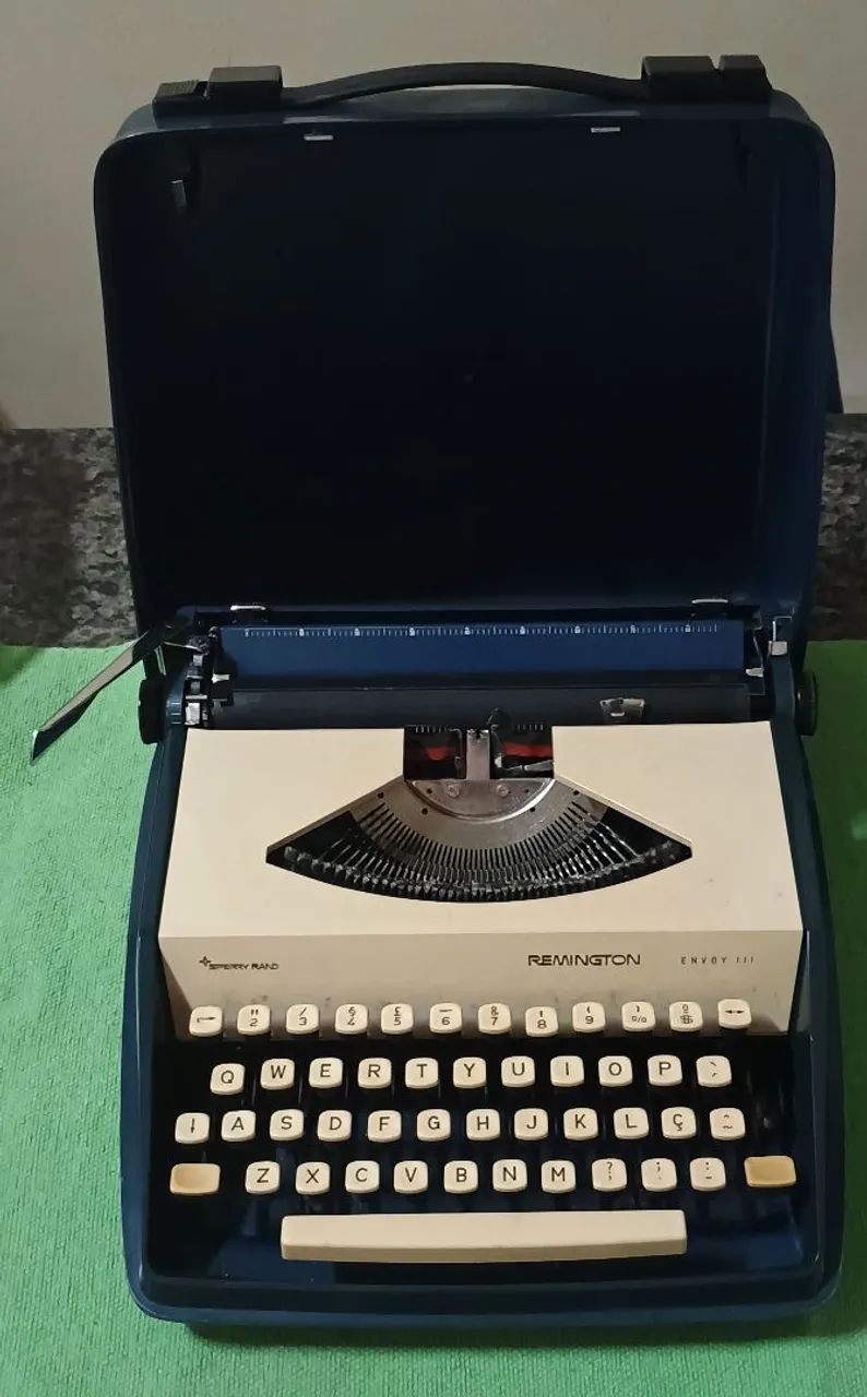 Máquina de Escrever Antiga 431117725661941762