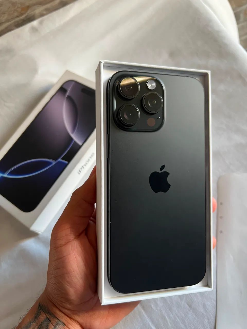 iPhone 16 pro Max 256GB SEMI NOVO - Foto 2