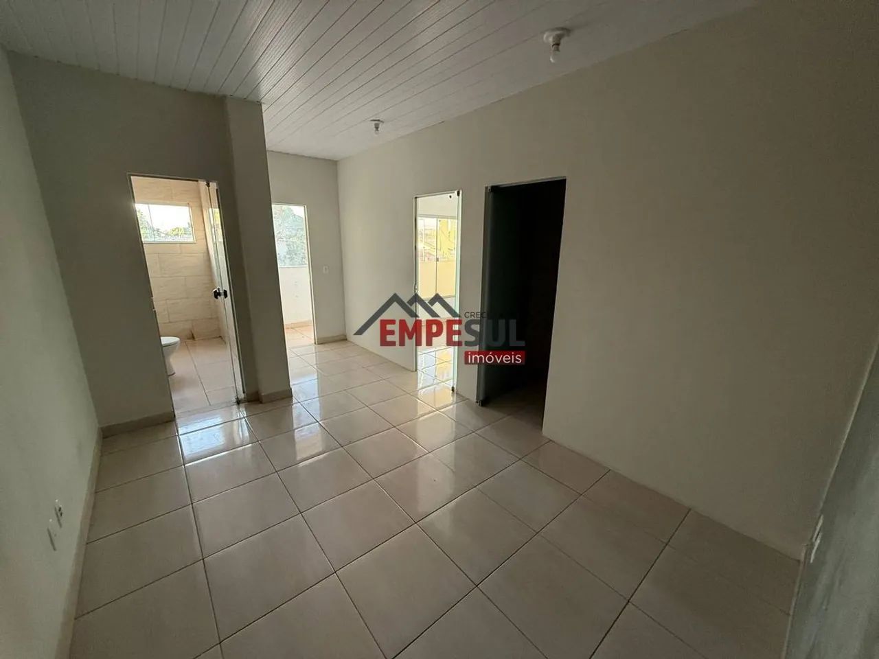 Sala comercial para locação na Quadra ACSVE SE 92 (906 Sul)
