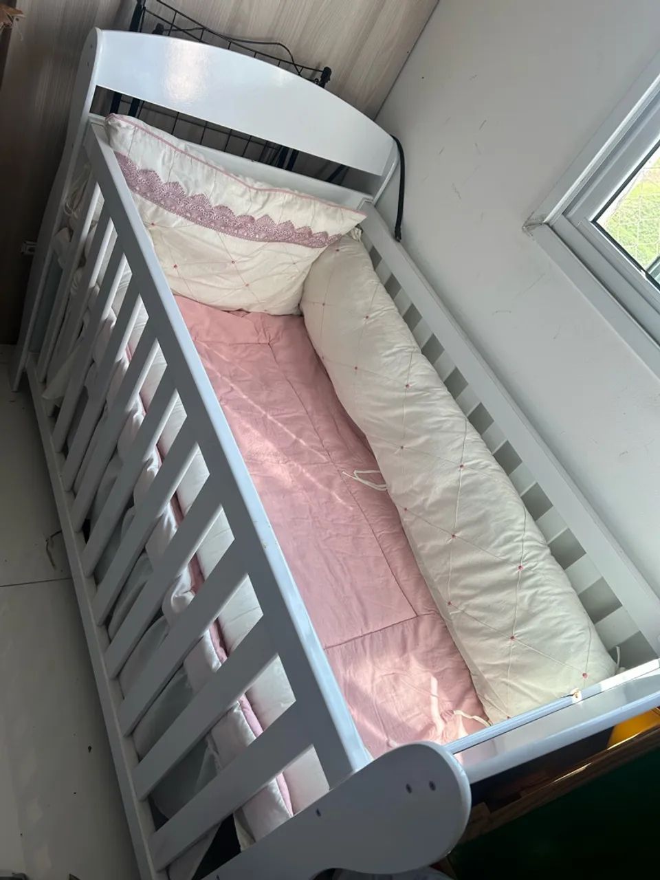 Berço branco infantil - vira cama  - Foto 2