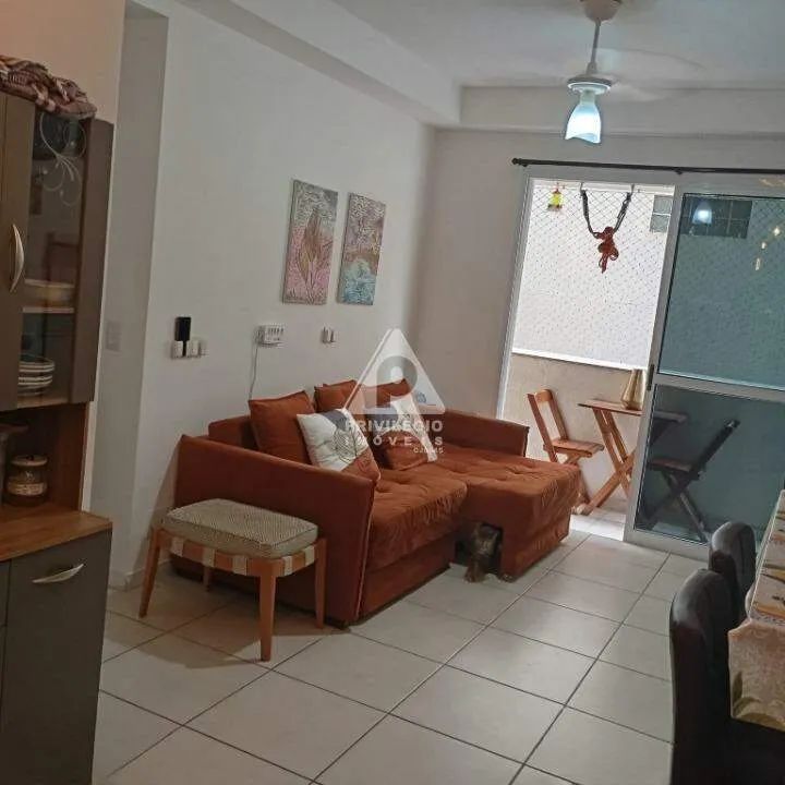 APARTAMENTO COM 2 QUARTOS, 2 BANHEIROS E 1 VAGA DE GARAGEM