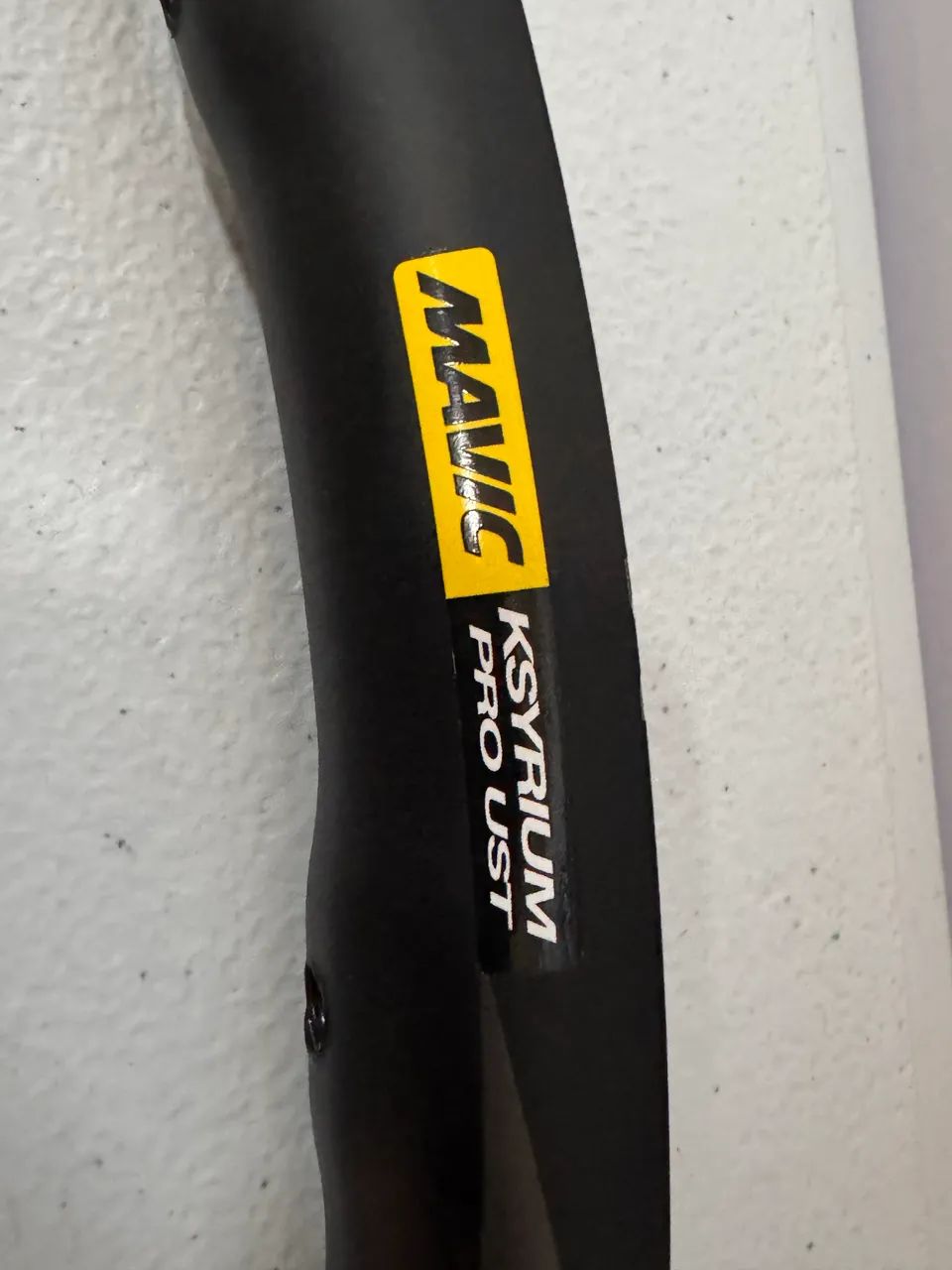 ARO MAVIC KSYRIUM PRO DISC UST TRASEIRO 24 FUROS ZERO  - Foto 3