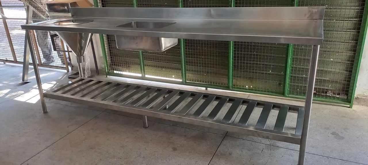Prateleiras inox lisas ou gradil - Foto 2