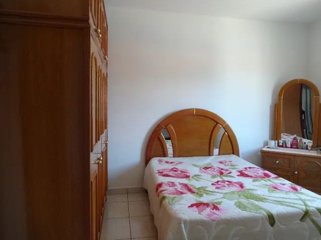 Predinho com apto + terraço + garagem + duas lojas - Foto 3