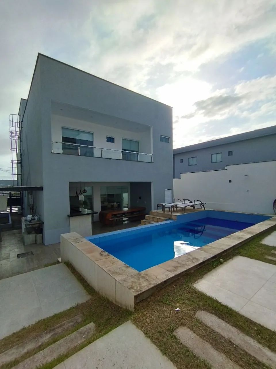Casa Duplex no Condomínio Dahma, 4 Quartos, Mobiliada, Projetada, Climatizada
