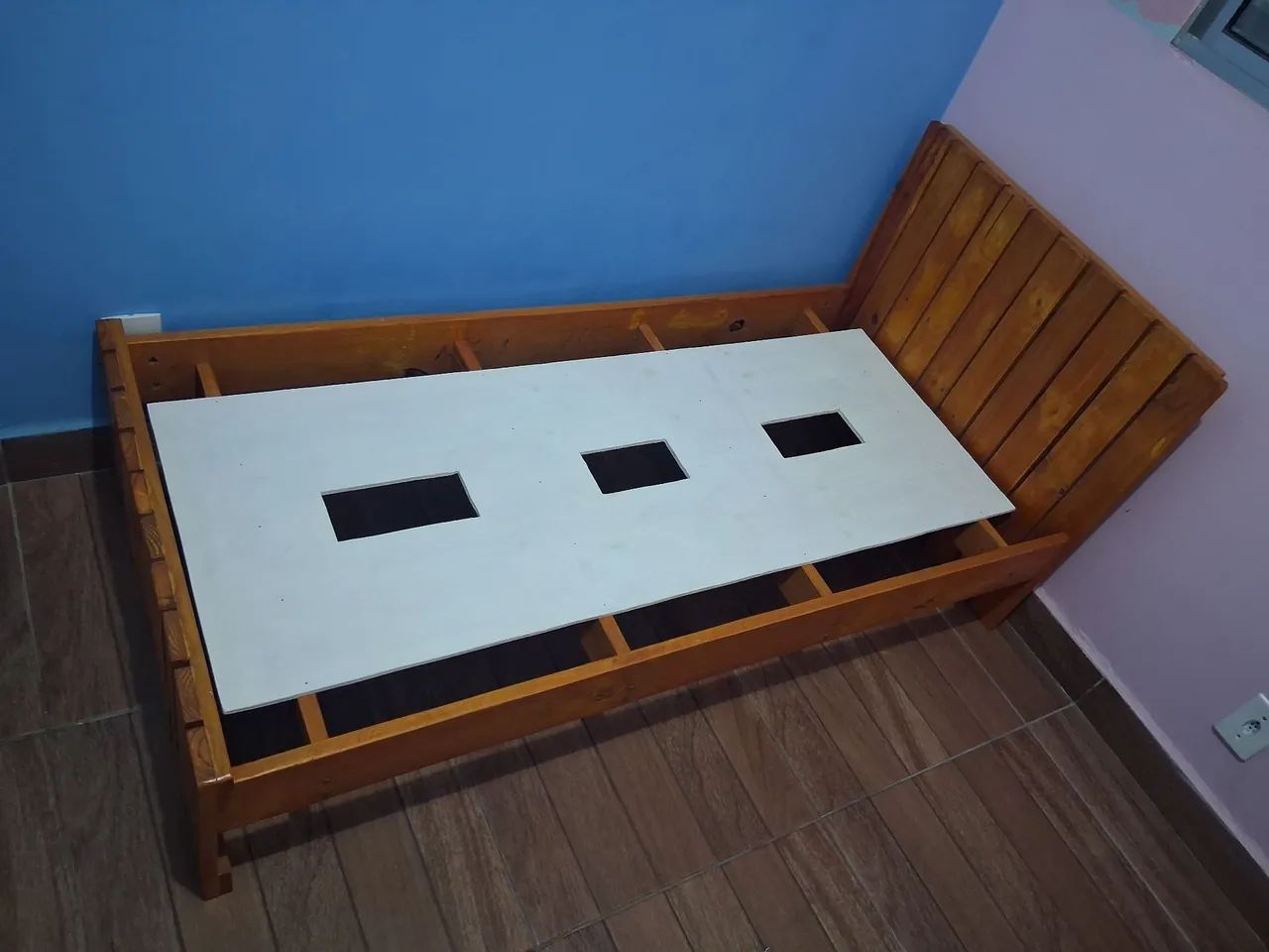 1 Cama infantil + 1 colchão 
