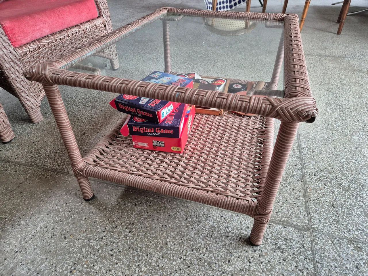 Conjunto de poltronas e mesa de vime. - Foto 4