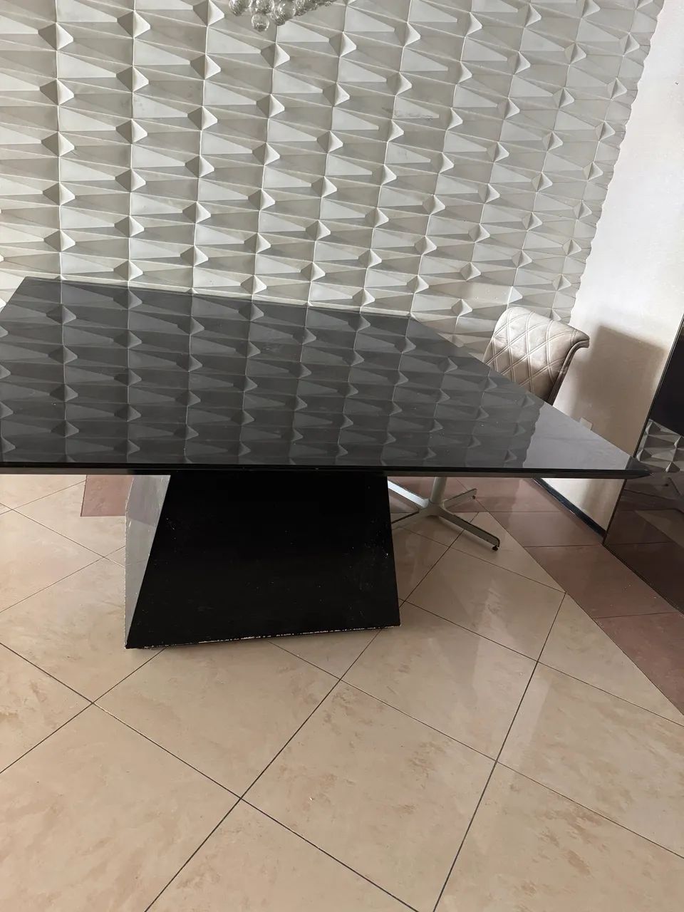 Mesa quadrada de laca 