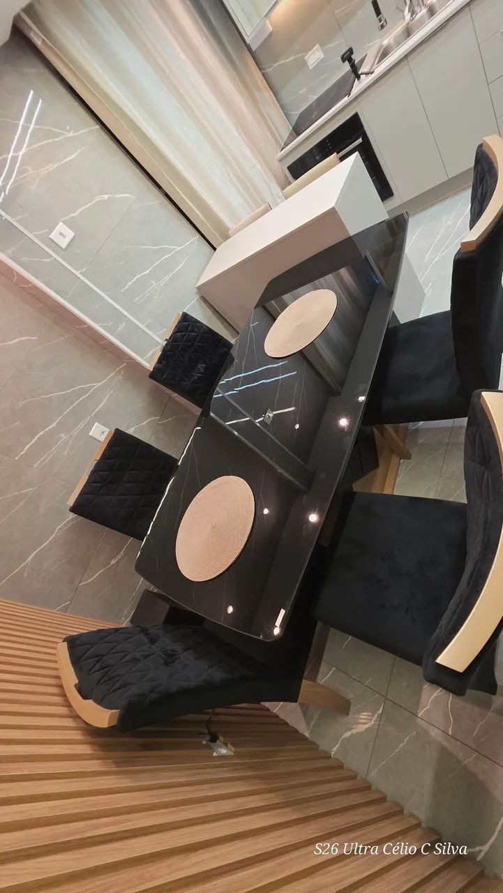 Mesa com tampo de vidro + 6 cadeiras impecáveis - Foto 4