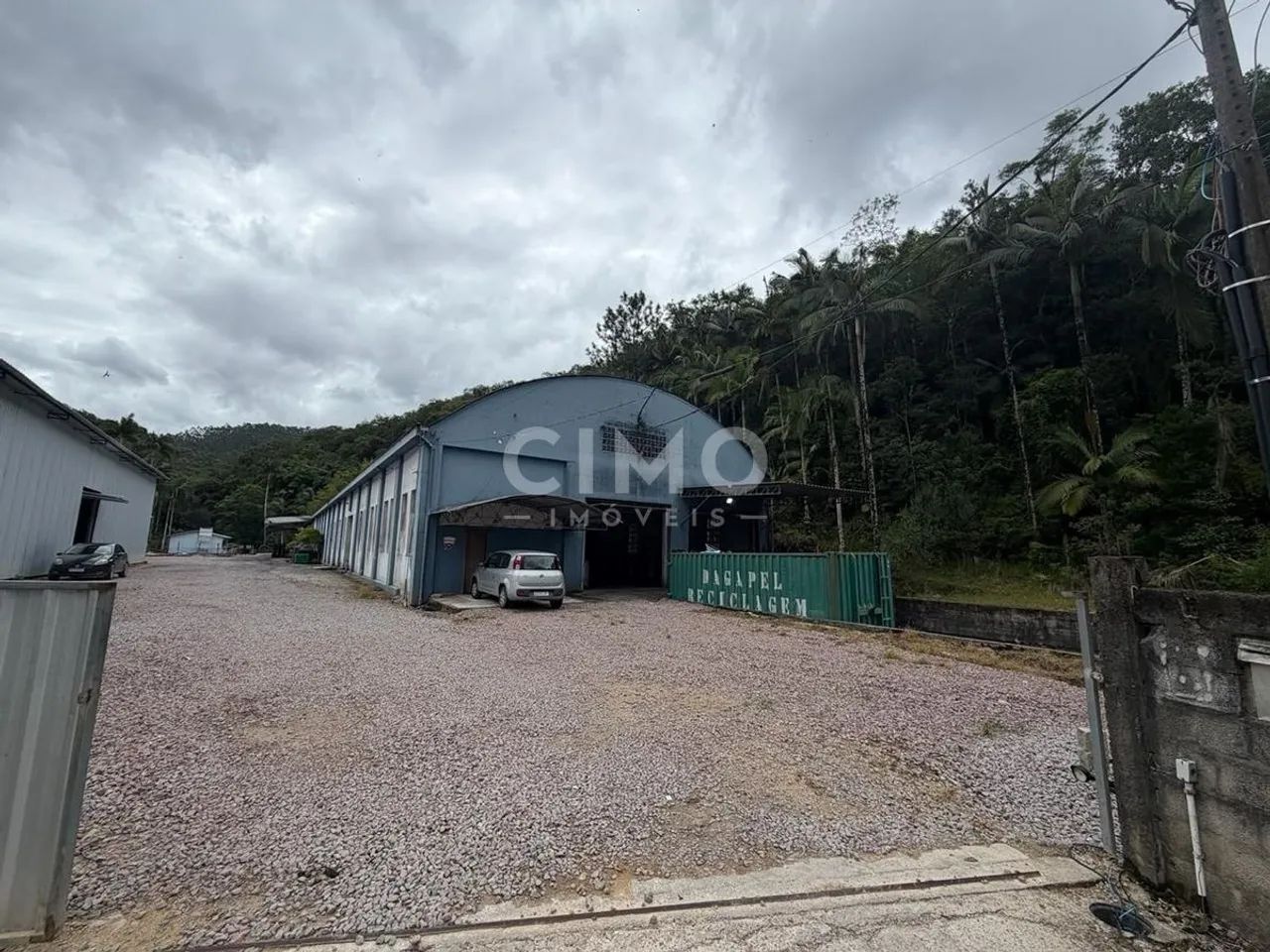 Galpão para Locação em Brusque/SC  750 m² com doca - Foto 2