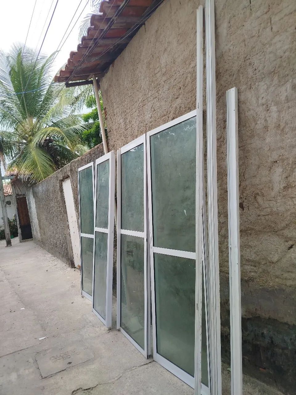 Porta de alumínio com vidro - Foto 3