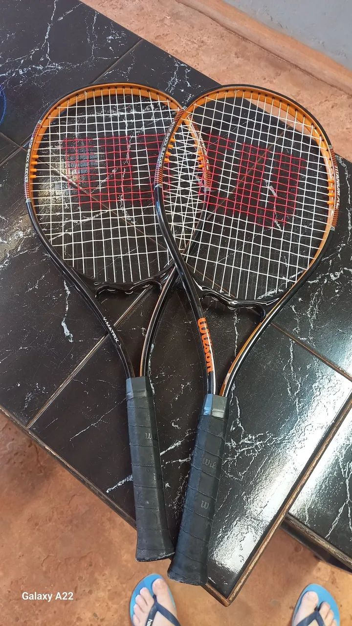 Par de Raquetes Wilson V-Matrix em Ótimo Estado - Prontas para Jogar