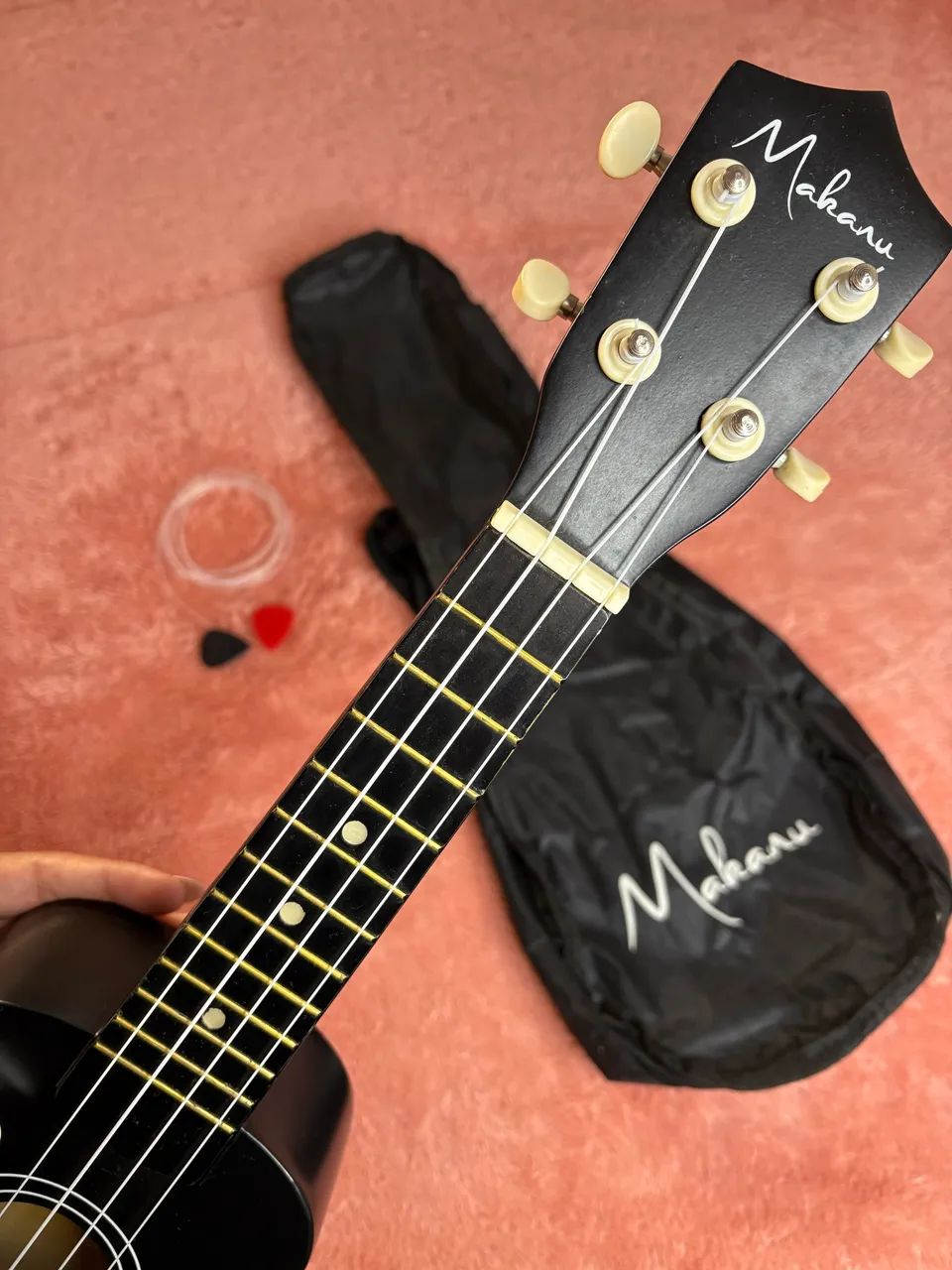UKULELE MAKANU - Com bolsa, palhetas e corda extra - Foto 3