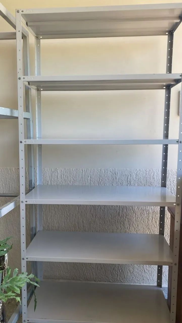 Vendo 02 prateleiras de ferro 350 cada! 