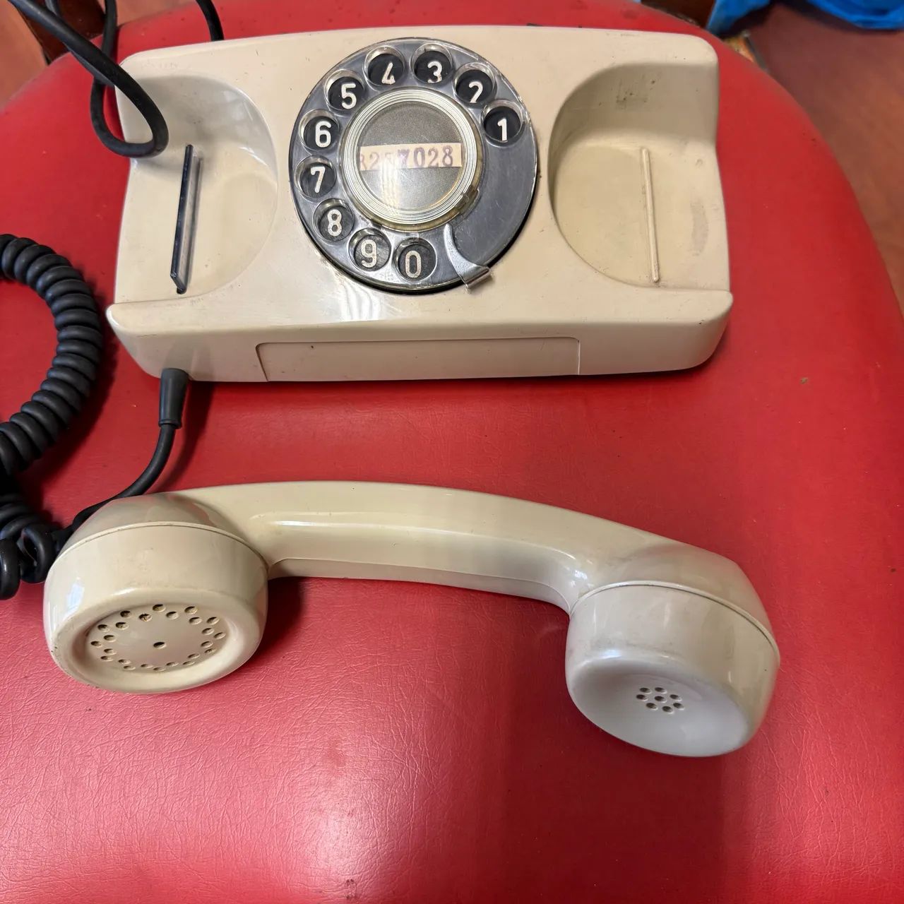 Telefone antigo de disco  - Foto 3