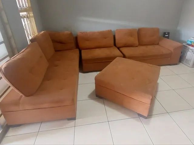 SOFÁ DE CANTO 9 LUGARES