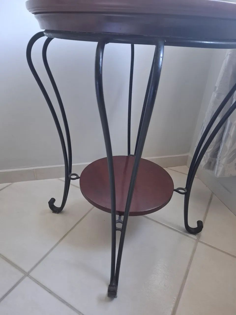 Mesa Lateral - Mesa de Apoio em Madeira e Ferro- Elegante e Resistente - Foto 5