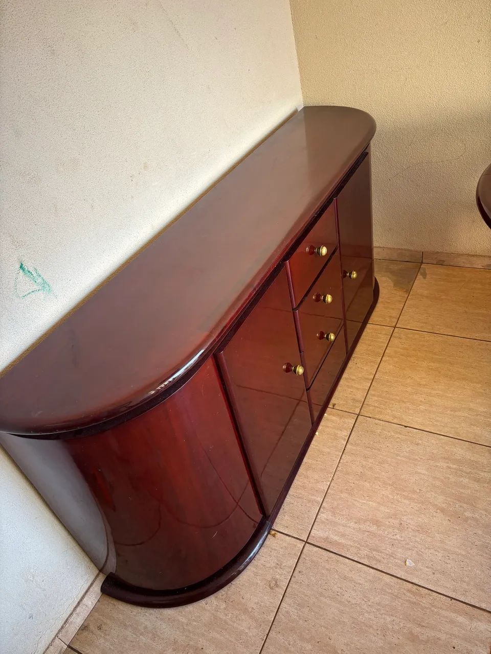 Vende-se mesa com 8 cadeiras e balcão  - Foto 2