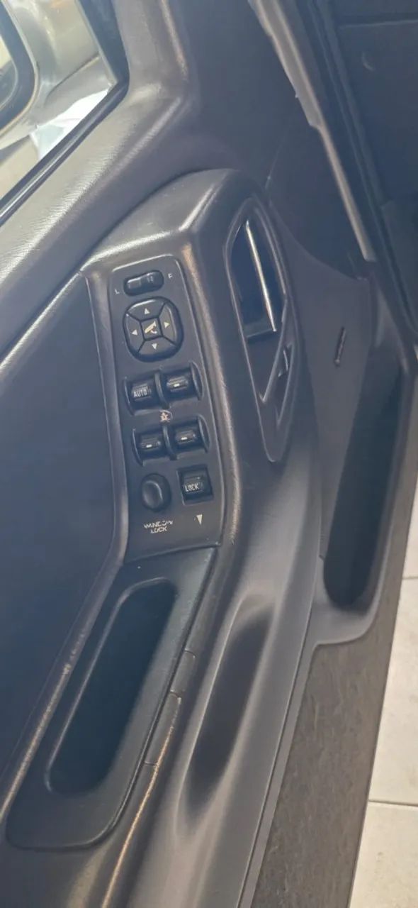 Jeep Cherokee Sport 3.7 4x4 V6 12V Aut., foto 10 de 10