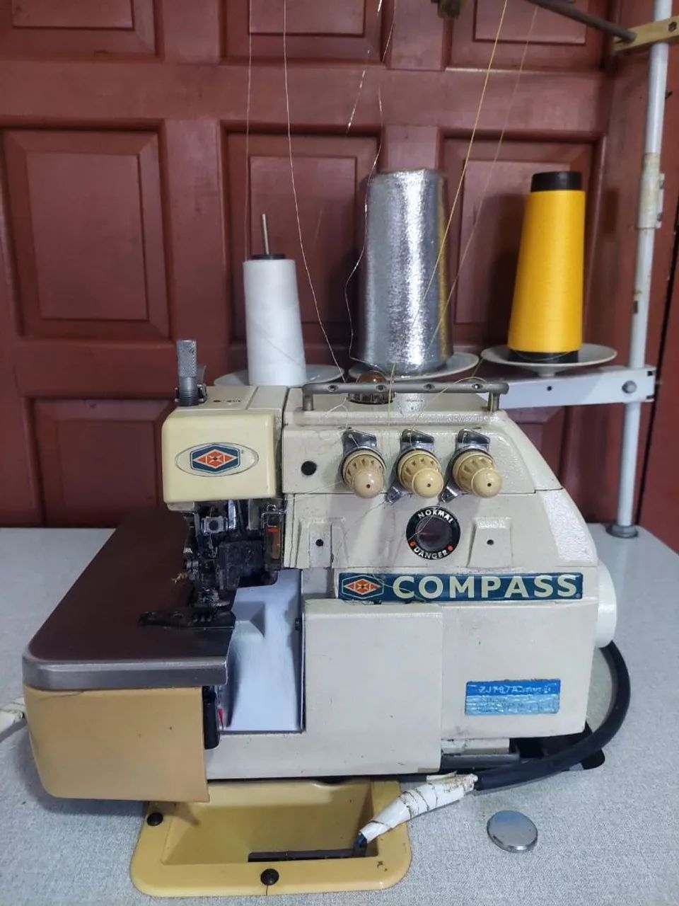 Maquina overlock