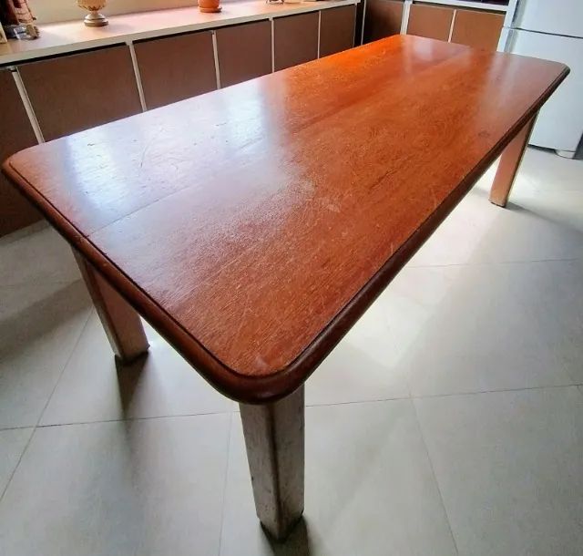 Jogo de mesa de jantar com 8 cadeiras em Ipê Rosa maciço