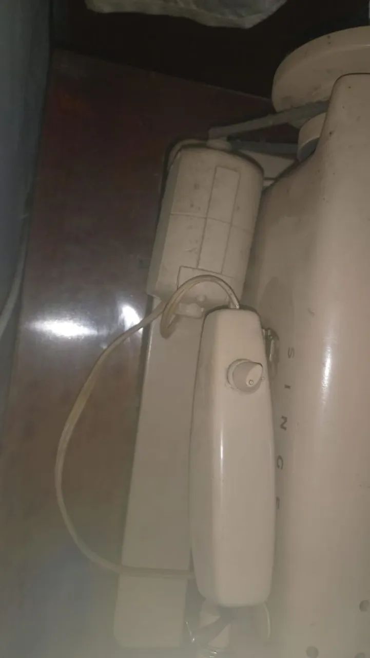 Máquina de costura  - Foto 3