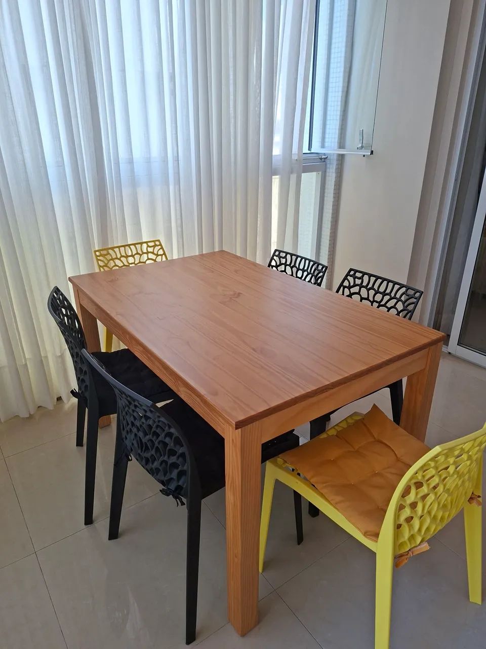 Mesa sem cadeiras R$ 800,00.  1,30 x 0,80 - Foto 4