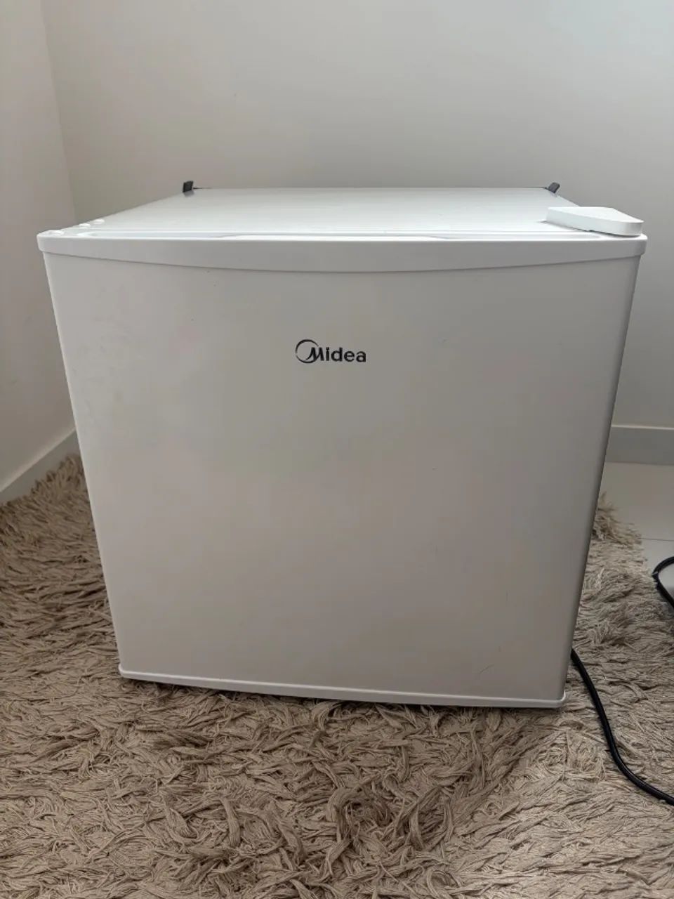 Frigobar Midea 45L