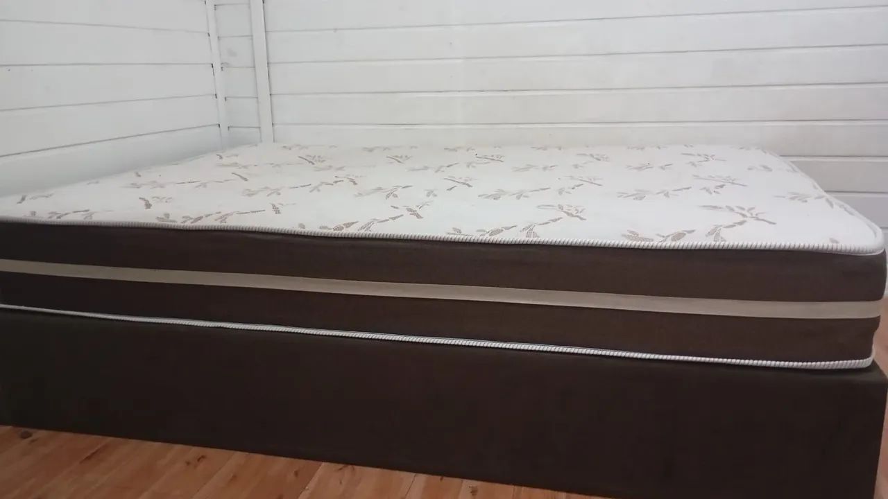 Cama com colchão 