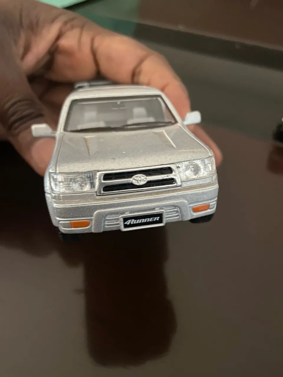 Miniatura Toyota 4Runner Kinsmart 1:36