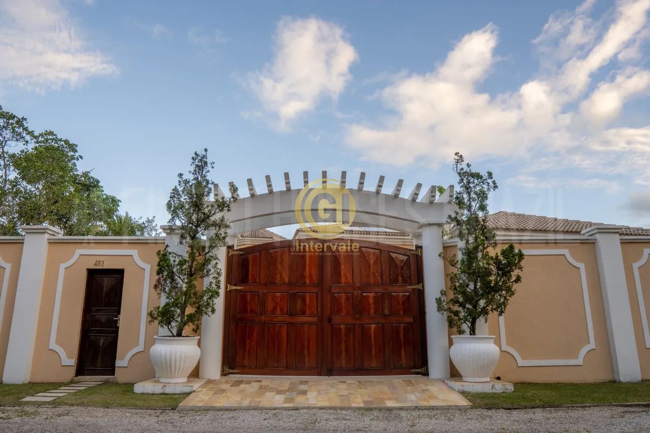 Casa à beira-mar em condomínio - Amplo jardim pé na areia - Linda piscina - Quiosque gourm - Foto 12