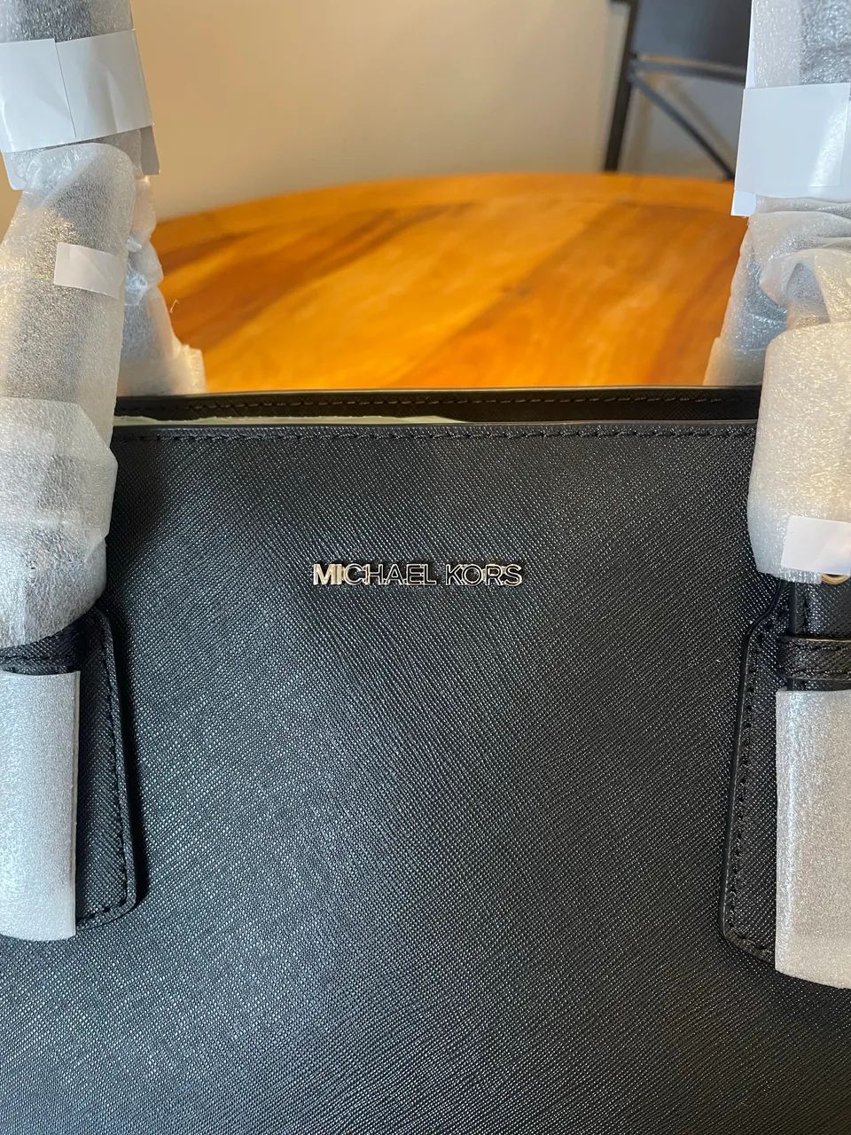 Bolsa Original Michael Kors Voyager  - Foto 4