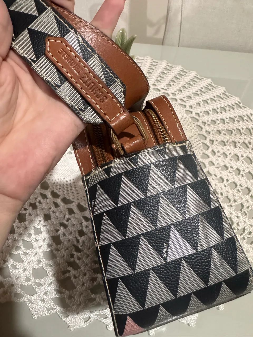 Bolsa Schutz Coleção Triangle - Foto 4