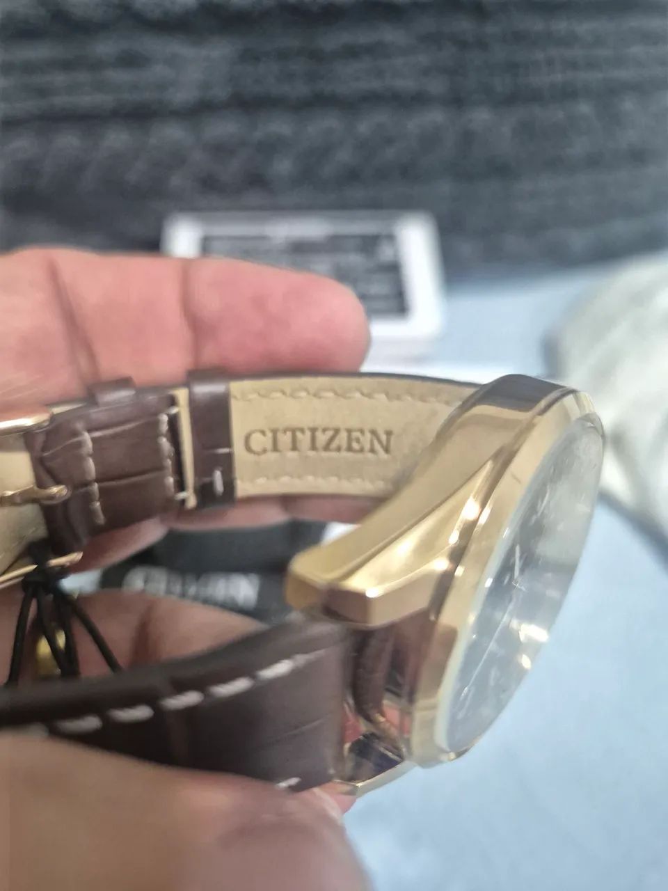 Relógio CITIZEN QUARTZ DOURADO  BI1033-04E  -  NA CAIXA/SEM USO - Foto 4