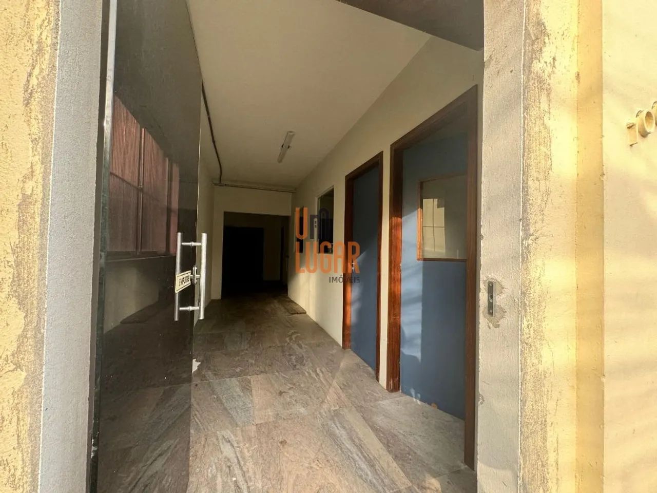 Amplo prédio comercial de 3 pavimentos para aluguel ou venda na travessa Quintino Bocaiúva - Foto 3