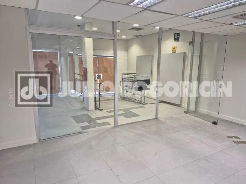 Loja de rua na Gávea! Frente, 211m², diversos espaços. Bem localizada.